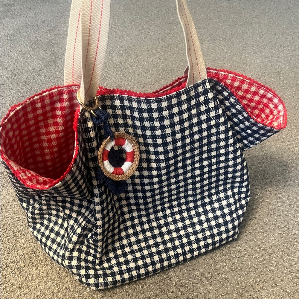 Stylish Checkered Tote Bag - Red and Blue
